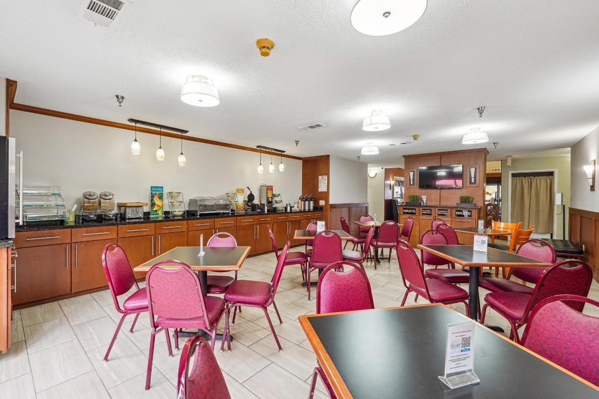 Quality Inn & Suites Dawsonville Extérieur photo