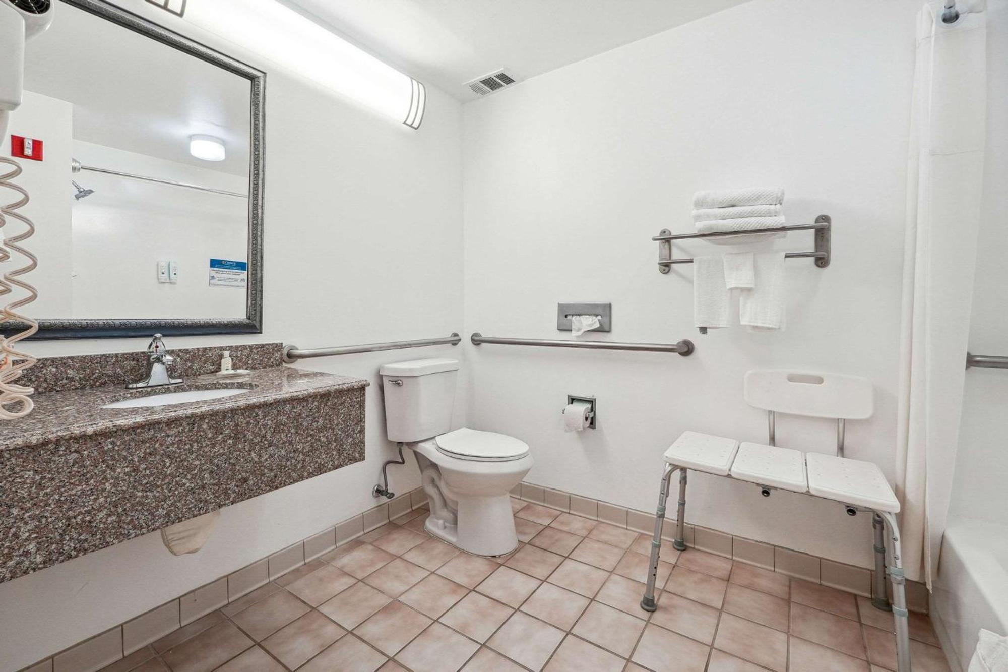 Quality Inn & Suites Dawsonville Extérieur photo
