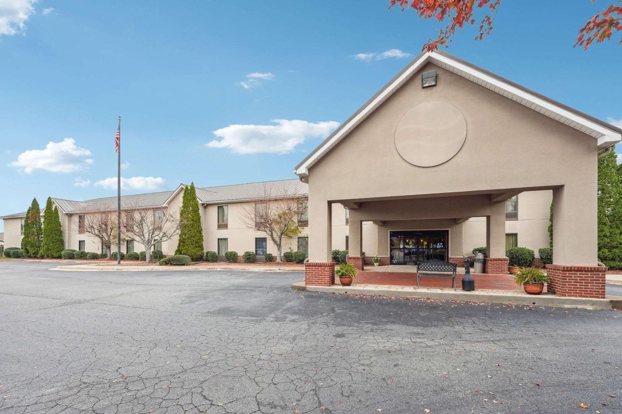 Quality Inn & Suites Dawsonville Extérieur photo