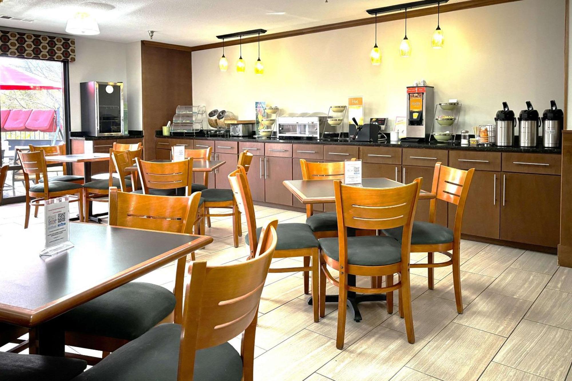 Quality Inn & Suites Dawsonville Extérieur photo
